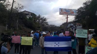 La toma mantuvo paralizado el tráfico en la salida al sur de Tegucigalpa.