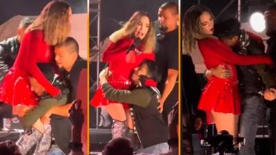 El suceso fue captado en video por los asistentes al evento.