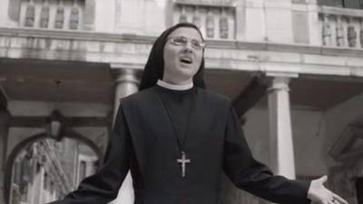 Sor Cristina defiende su elección de 'Like a Virgin' como primer tema promocional de su disco.