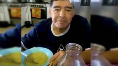 Diego Armando Maradona falleció lejos de su familia y amigos.