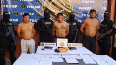Los tres sospechosos operaban en Choluteca. Les decomisaron armas y droga.