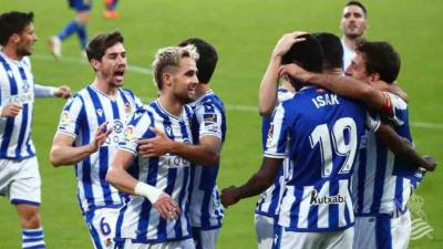 Tras 10 jornadas disputadas, Real Sociedad es líder con 23 puntos. Por su parte el Real Madrid es cuarto con 17 unidades y Barcelona undécimo con 11 pts.