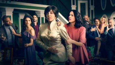 El capítulo es sobre el funeral del personaje que interpretó Verónica Castro.