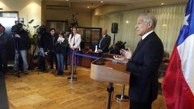 El canciller Heraldo Muñoz califica de 'artificiosa' demanda boliviana en La Haya.