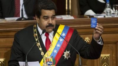 Maduro acusa a Estados Unidos de una 'guerra psicológica' para justificar 'golpe cruento'.
