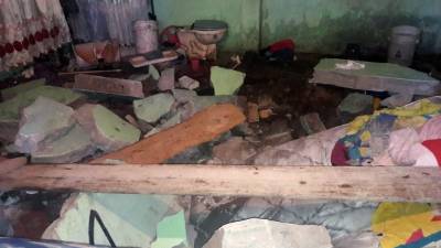 La pared de concreto cedió por causas no determinadas.