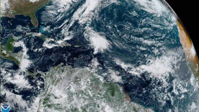 Fotografía cedida este miércoles por la Administración Nacional de Océanos y Atmósfera (NOAA) por vía del Centro Nacional de Huracanes de Estados Unidos donde se muestra el emplazamiento de la tormenta tropical Sebastián.