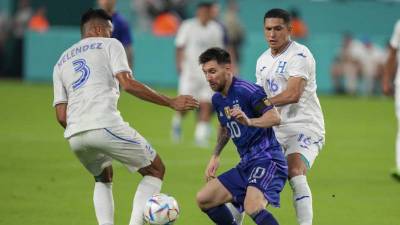 Lionel Mesi marcó un doblete en el 3-0 de Argentina ante Honduras.