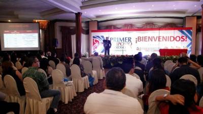 Alrededor de 500 personas participaron en el simposio.