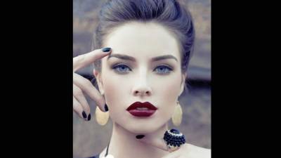 Los labiales oscuros nunca pasarán de moda.