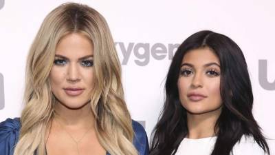 Khloé Kardashian fue muy arriesgada al lucir un escote de infarto en el Upfront de NBCUniversal Cable, pues si la tela se movía unos centímetros más hubiese mostrado lo que no debía.