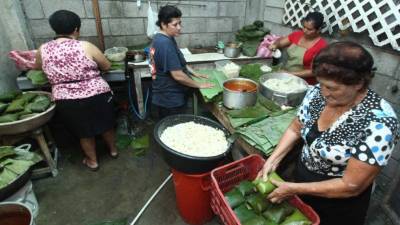 Hace 20 años quedó formalmente instalada en su negocio adonde vende hasta 1,200 tamales diariamente.