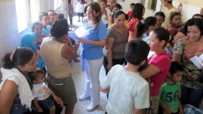 El Hospital del Sur en las últimas dos semanas ha permanecido abarrotado de pacientes con síntomas del dengue.