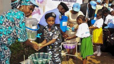 La OMS declara a Nigeria un país libre de ébola.