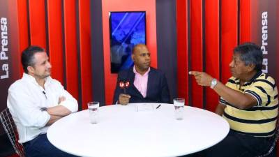 Ramón 'Primitivo' Maradiaga durante el Facebook Live de Diario La Prensa junto al Editor de Golazo, José Luis Barralaga, y el presidente del Real España, Elías Burbara. FOto Franklin Muñoz