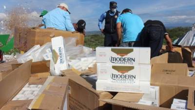 Autoridades hondureñas destruyeron un millón de cigarrillos de marcas chinas y 167 cajas de bebidas alcohólicas que ingresaron ilegalmente por El Salvador.