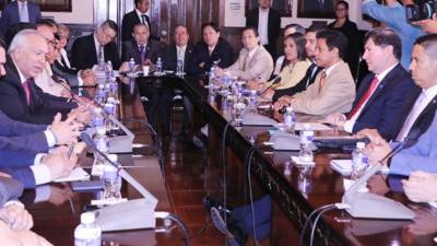 El representante de la ONU dijo que tiene la 'buena intención' de pedirle a los representantes de Nasralla que 'regresen a las mesas de conversaciones'.