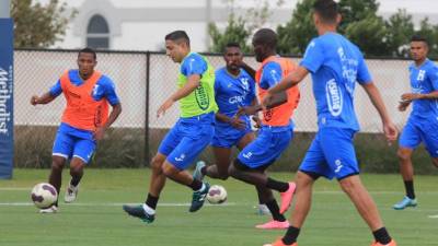 Emilio ya entrena con la plantilla del combinado catracho.