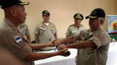 Durante la ceremonia de traspaso.