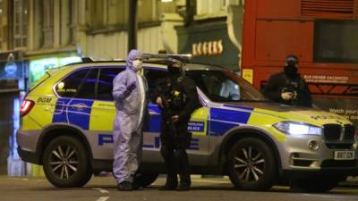 Tres personas resultaron heridas en el incidente de este domingo en Londres. Fotos AFP.