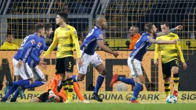 El Shalke le empató al Dortmund en el último minuto. FOTO EFE/EPA/FRIEDEMANN VOGEL EMBARGO