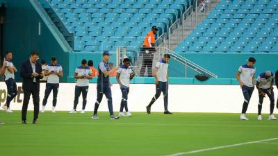 La escuadra hondureña en el Hard Rock Stadium.