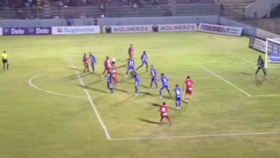 Polémica en el clásico ceibeño: El gol invalidado al Vida ante Victoria