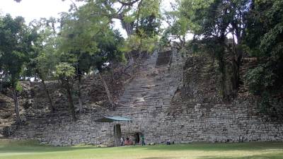 Los científicos de la Universidad de Nagoya, Japón, instalarán detectores de muones en el Templo 11 de Copán con el objetivo de confirmar si dentro de esta milenaria estructura se encuentran dos tumbas reales.