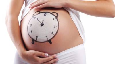 La vitrificación de óvulos es ideal para aquellas mujeres que desean o deben retrasar su maternidad.