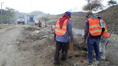 Hay cuadrillas trabajando en el predio donde funciona el botadero. Foto: Franklyn Muñoz