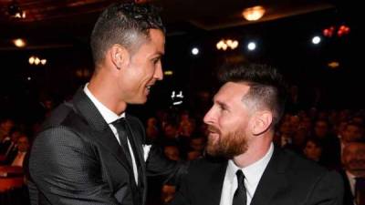 Cristiano Ronaldo y Lionel Messi han ganado cinco balones de oro en la historia. Foto AFP-Archivo.