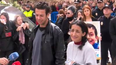 Patricia Ramírez, madre del niño Gabriel Cruz, llora la muerte de su hijo.