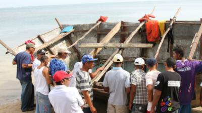 Los cubanos ingresan a Honduras para seguir su ruta a Estados Unidos.