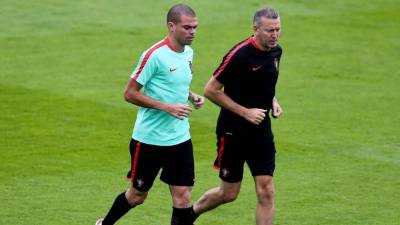 La inclusión de Pepe en el equipo titular de Portugal es la incógnita.