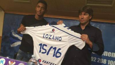 Anthony Lozano durante su presentación como refuerzo del Tenerife.