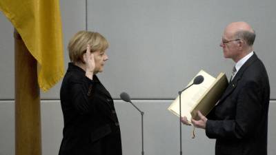 Angela Merkel prestó ayer juramento para su nuevo mandato.