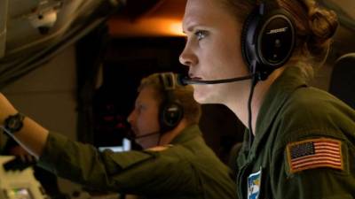 Miembros de la Marina estadounidense durante uno de los operativos de búsqueda del ARA San Juan en el Atlántico. AFP.