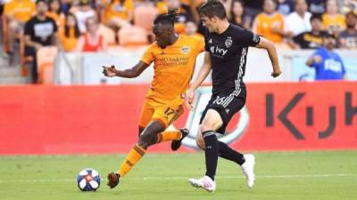 Alberth Elis es la figura en la zona ofensiva del Houston Dynamo de la MLS.