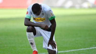 El atacante francés del Borussia Mönchengladbach, Marcus Thuram, le rindió homenaje a George Floyd el pasado fin de semana.