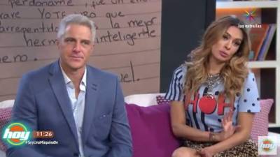 Galilea Montijo jugó con su cara para evitar las comprometedoras preguntas