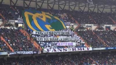 Las pancartas que se vieron hoy en el Bernabéu.