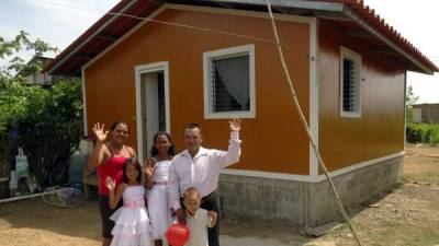 La familia de Melvin Edgardo Mejía es una de las favorecidas con un nuevo techo en Puerto Cortés.