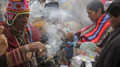 La validación de los distintos términos se hizo en varios congresos que no sólo abordaron unos 3.000 nuevos vocablos sino también 15.000 expresiones ya existentes pero no aprobadas oficialmente. AFP