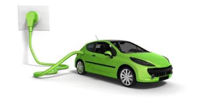 Los vehículos electricos ofrecen ciertas ventajas sobre los convencionales pero por ahora son más costosos de adquirir. Eso podría cambiar a medida que se popularizan.