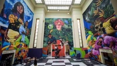 La obra de Márquez ahora está retratada en tres murales del colombiano Óscar González y del estadounidense Andrew Pisacane.