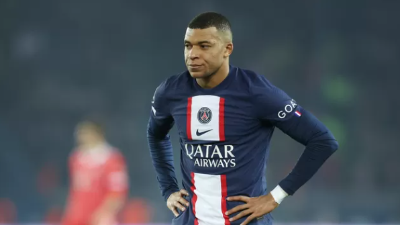 Mbappé mantiene su postura de cumplir su contrato con el PSG.