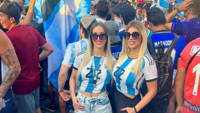 Dos fanáticas argentinas han causado revuelo ya que tuvieron que salir huyendo de Qatar por lo que hicieron tras la consagración de Argentina en el Mundial.
