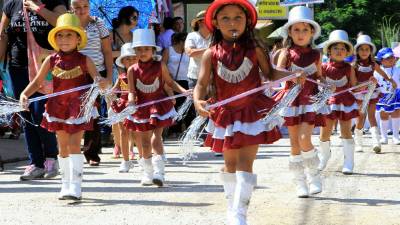 Las palillonas fueron las más admiradas en el desfile de Villanueva.