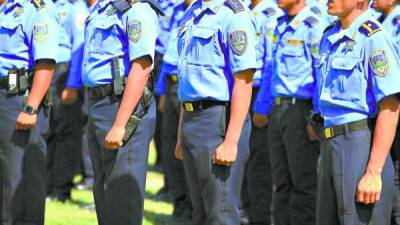 Más de 1,500 policías serán despedidos de la institución cuando el decreto de emergencia sea publicado en La Gaceta.