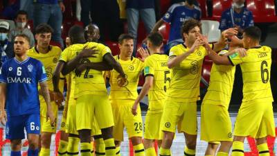 Lukaku festejando con sus compañeros el gol que le dio la victoria al Chelsea.